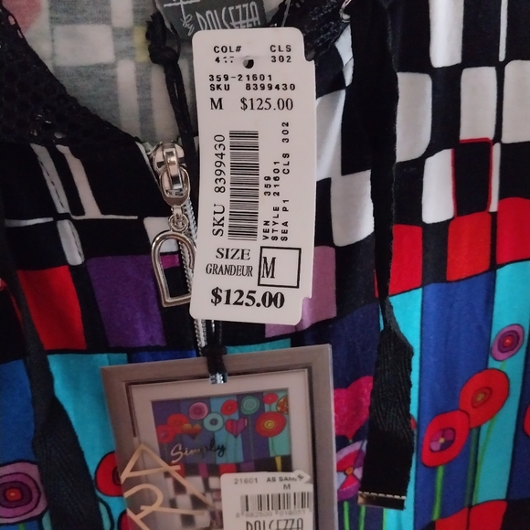 Beautiful vest size medium - Picture 2 of 3